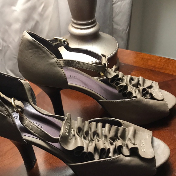 Sandals - Picture 2 of 4